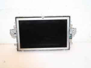 Gebruikte Navigatie Display Mercedes E (W212) E-200 CDI 16V BlueEfficiency,BlueTEC Prijs € 199,00 Margeregeling aangeboden door Van Gils Automotive
