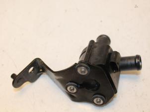 Begagnade Extra vattenpump Volkswagen Touran (5T1) 1.8 TSI Pris € 45,98 Inklusive moms erbjuds av Van Gils Automotive