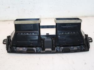 Gebruikte Luchtrooster Dashboard Suzuki Celerio (LF) 1.0 12V Dualjet Prijs € 33,00 Margeregeling aangeboden door Van Gils Automotive