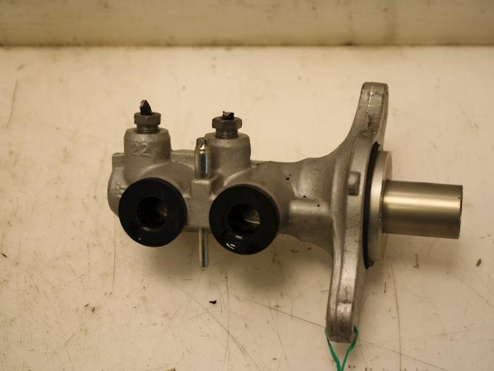 Huvudcylinder från en Abarth 500C/595C/695C 1.4 T-Jet 16V 695,595 Competizione,Rivale 2017