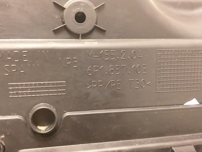 Handskfack från en Seat Ibiza IV (6J5) 1.0 EcoTSI 12V 2015