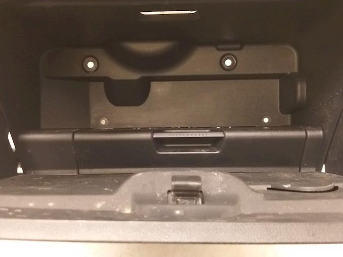 Handskfack från en Seat Ibiza IV (6J5) 1.0 EcoTSI 12V 2015