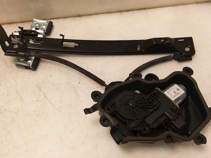 Fönstermekanism för bakre dörr, 4-dörrars, vänster från en Seat Ibiza IV (6J5) 1.0 EcoTSI 12V 2015