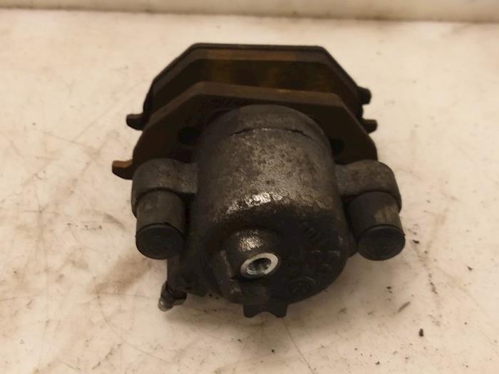 Främre bromsok, höger från en Seat Ibiza IV (6J5) 1.0 EcoTSI 12V 2015