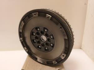 Begagnade Svänghjul Mercedes B-Klasse Pris € 200,00 Inklusive moms erbjuds av Van Gils Automotive