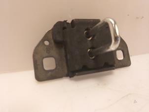 Gebruikte Slotmechaniek Kofferdeksel Mercedes C Estate (S205) C-450 AMG Sport 3.0 V6 24V Turbo 4-Matic Prijs € 36,30 Inclusief btw aangeboden door Van Gils Automotive