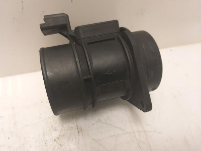 Luchtmassameter van een Nissan Primastar 1.9 dCi 80 2004