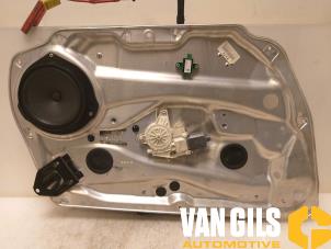 Gebruikte Ruitmechaniek 4Deurs links-voor Mercedes C Estate (S204) 2.2 C-220 CDI 16V BlueEfficiency Prijs € 71,00 Margeregeling aangeboden door Van Gils Automotive