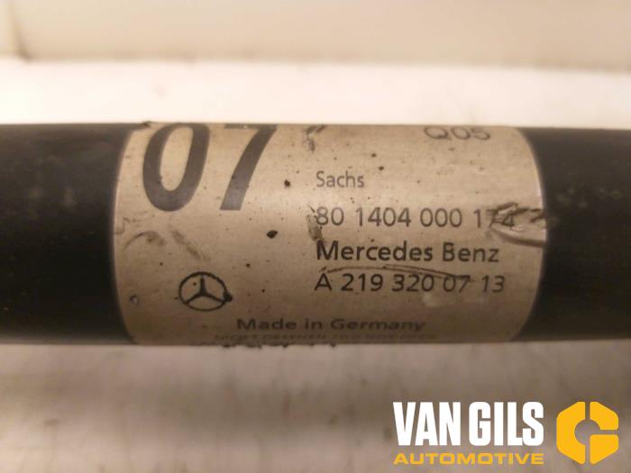 Stötdämparstång, vänster fram från en Mercedes-Benz CLS (C219) 350 3.5 V6 18V 2005