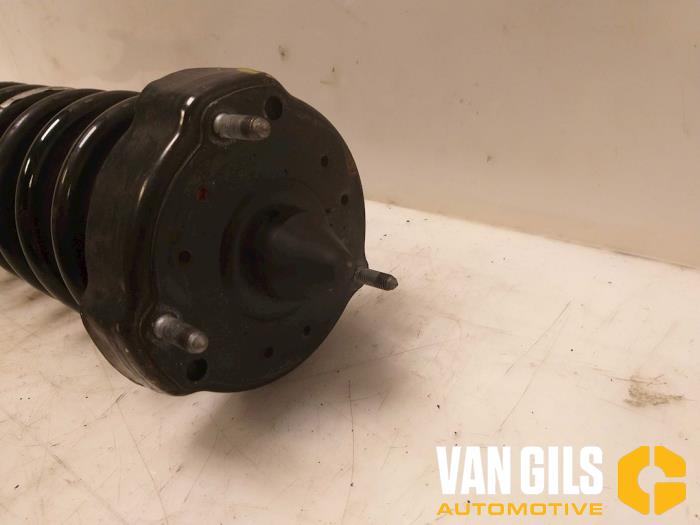 Stötdämparstång, vänster fram från en Mercedes-Benz CLS (C219) 350 3.5 V6 18V 2005