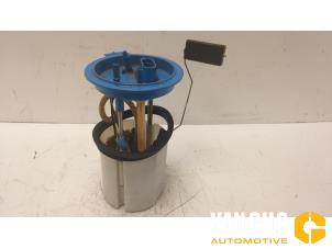 Gebruikte Tank element Pomp Volkswagen Golf Prijs € 60,00 Margeregeling aangeboden door Van Gils Automotive