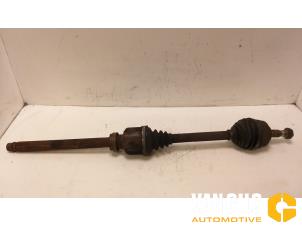 Gebruikte Aandrijfas rechts-voor Peugeot 308 SW (4E/H) 2.0 HDi 16V FAP Prijs € 44,00 Margeregeling aangeboden door Van Gils Automotive