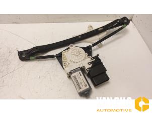 Gebruikte Ruitmechaniek 4Deurs links-achter Volkswagen Golf Prijs € 50,00 Margeregeling aangeboden door Van Gils Automotive