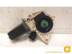 Używane Silnik szyby drzwiowej Mercedes CLA (117.3) 1.6 CLA-180 16V Cena € 49,00 Procedura marży oferowane przez Van Gils Automotive