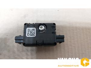 Gebruikte Antenne (diversen) BMW X5 (G05) xDrive M50d 3.0 24V Prijs € 45,98 Inclusief btw aangeboden door Van Gils Automotive