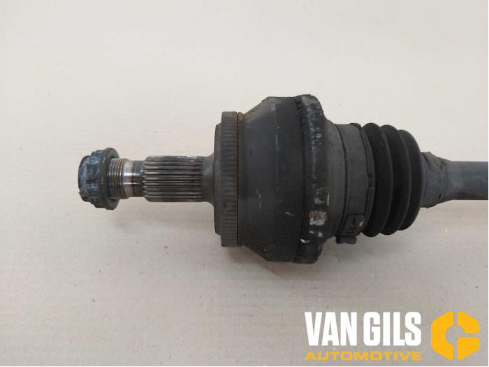 Drivaxel, höger bak från en Mercedes-Benz C Estate (S204) 2.2 C-220 CDI 16V BlueEfficiency 2012