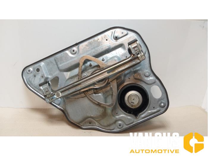 Fönstermekanism för bakre dörr, 4-dörrars, höger från en Volvo V50 (MW) 1.8 16V 2006