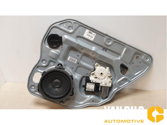 Fönstermekanism för bakre dörr, 4-dörrars, höger från en Volvo V50 (MW) 1.8 16V 2006