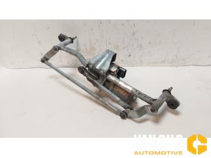 Gebruikte Ruitenwismotor + Mechaniek Volkswagen Touran (1T1/T2) 1.9 TDI 105 Euro 3 Prijs € 55,00 Margeregeling aangeboden door Van Gils Automotive