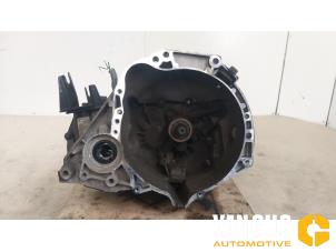 Używane Skrzynia biegów Nissan Micra (K12) 1.2 16V Cena € 249,99 Procedura marży oferowane przez Van Gils Automotive