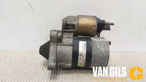 Używane Rozrusznik Renault Megane II (BM/CM) 1.4 16V 98 Cena € 30,00 Procedura marży oferowane przez Van Gils Automotive