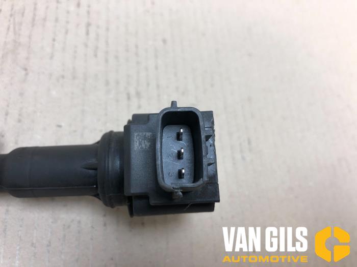 Bobine van een Renault Twingo III (AH) 0.9 Energy TCE 90 12V 2014