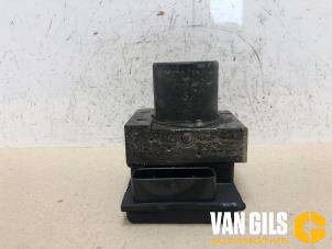 Begagnade ABS-pump Mercedes E (W212) E-200 CGI 16V BlueEfficiency Pris € 137,00 Marginaltabell erbjuds av Van Gils Automotive