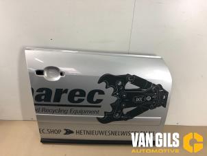 Begagnade Dörrplåt, 4-dörrars, höger fram Audi A2 (8Z0) 1.4 16V Pris € 49,00 Marginaltabell erbjuds av Van Gils Automotive