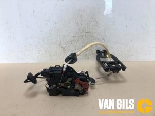 Gebruikte Deurslot Mechaniek 4Deurs rechts-voor Audi A2 (8Z0) 1.4 16V Prijs € 50,00 Margeregeling aangeboden door Van Gils Automotive