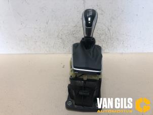 Begagnade Automatisk växelväljare Volvo V40 (MV) 1.5 T3 16V Geartronic Pris på förfrågan erbjuds av Van Gils Automotive