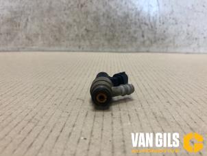 Gebruikte Injector (benzine injectie) Skoda Fabia (6Y5) 2.0i Prijs € 30,00 Margeregeling aangeboden door Van Gils Automotive