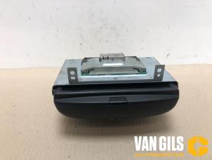Gebruikte Navigatie Display Volvo V70 (SW) 2.4 D5 20V Prijs € 150,00 Margeregeling aangeboden door Van Gils Automotive