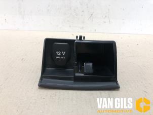 Begagnade 12-volts-anslutning Mercedes A (W169) 1.5 A-150 3-Drs. Pris € 40,00 Marginaltabell erbjuds av Van Gils Automotive