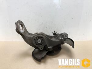 Gebruikte Fusee links-achter Audi Q5 (8RB) 3.2 FSI V6 24V Quattro Prijs € 99,99 Margeregeling aangeboden door Van Gils Automotive