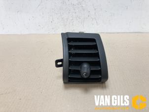 Gebruikte Luchtrooster Dashboard Mini Mini (F55) 1.5 12V Cooper Prijs € 19,99 Margeregeling aangeboden door Van Gils Automotive