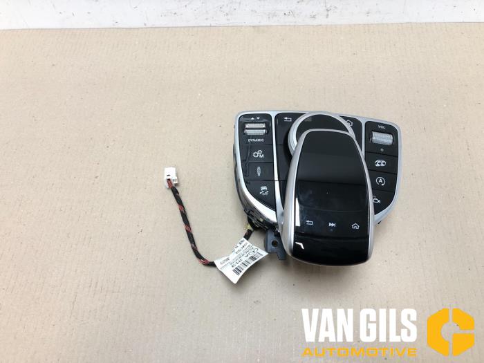 Regelunit Multi Media van een Mercedes-Benz E (W213) E-63 AMG S 4.0 V8 Turbo 4-Matic+ 2019