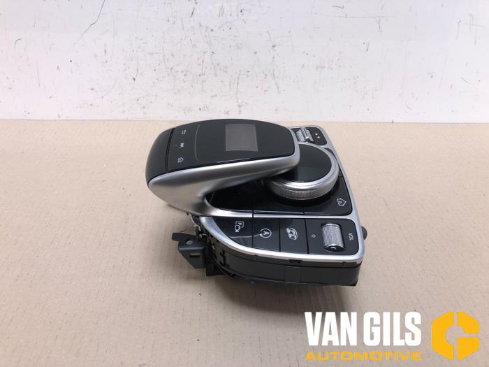 Regelunit Multi Media van een Mercedes-Benz E (W213) E-63 AMG S 4.0 V8 Turbo 4-Matic+ 2019