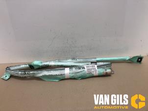 Gebruikte Airbag hemel links Mercedes E (W213) E-63 AMG S 4.0 V8 Turbo 4-Matic+ Prijs € 249,99 Margeregeling aangeboden door Van Gils Automotive