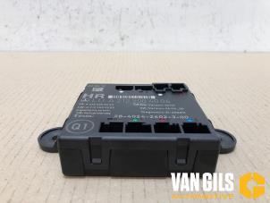 Gebruikte Module Centrale Deurvergrendeling Mercedes E (W212) E-200 CDI 16V BlueEfficiency,BlueTEC Prijs € 49,99 Margeregeling aangeboden door Van Gils Automotive