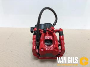 Gebruikte Remklauw (Tang) links-achter Mercedes A (177.0) 2.0 A-220 Turbo 16V Prijs € 99,99 Margeregeling aangeboden door Van Gils Automotive