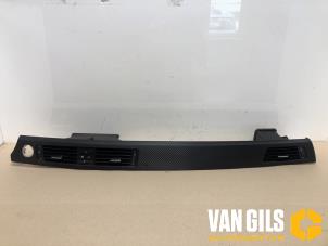 Gebruikte Dashboard deel BMW 3 serie Touring (E91) 320d 16V Prijs € 35,00 Margeregeling aangeboden door Van Gils Automotive
