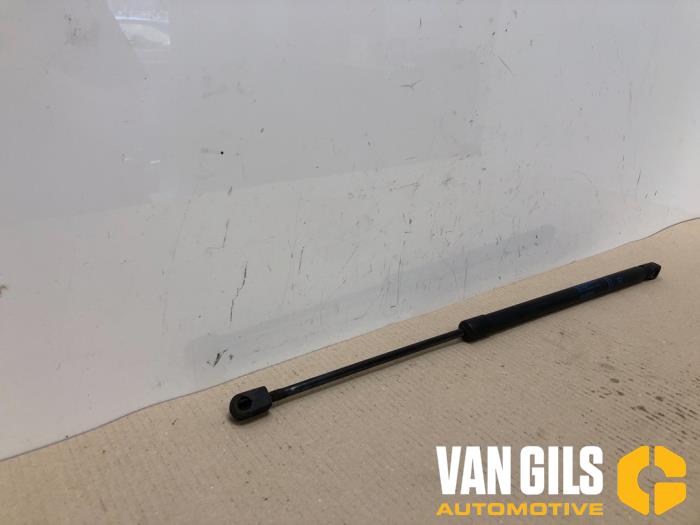 Gasfjäder, höger bak från en Suzuki Celerio (LF) 1.0 12V Dualjet 2018