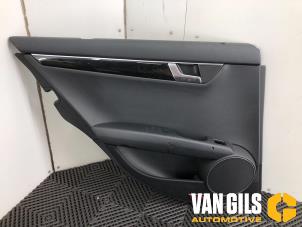 Gebruikte Portierbekleding 4Deurs links-achter Mercedes C Estate (S204) 2.2 C-220 CDI 16V BlueEfficiency Prijs € 75,00 Margeregeling aangeboden door Van Gils Automotive