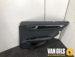 Gebruikte Portierbekleding 4Deurs rechts-achter Mercedes C Estate (S204) 2.2 C-220 CDI 16V BlueEfficiency Prijs € 75,00 Margeregeling aangeboden door Van Gils Automotive