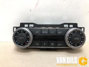 Gebruikte Chaufage Bedieningspaneel Mercedes C Estate (S204) 2.5 C-230 V6 24V Prijs € 65,00 Margeregeling aangeboden door Van Gils Automotive