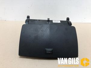 Gebruikte Navigatie Display Mercedes C Estate (S204) 2.5 C-230 V6 24V Prijs € 75,00 Margeregeling aangeboden door Van Gils Automotive