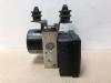ABS-pump från en Volkswagen Caddy III (2KA,2KH,2CA,2CH) 1.9 TDI 2009