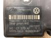 ABS-pump från en Volkswagen Caddy III (2KA,2KH,2CA,2CH) 1.9 TDI 2009