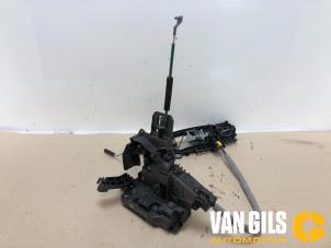 Gebruikte Deurslot Mechaniek 4Deurs rechts-achter Mercedes C Estate (S205) C-180 1.6 16V BlueEfficiency Prijs € 49,99 Margeregeling aangeboden door Van Gils Automotive