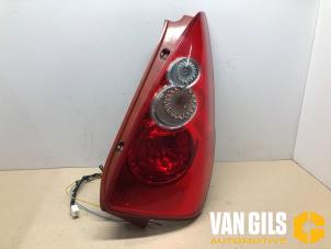 Gebruikte Achterlicht rechts Mazda 5 (CR19) 1.8i 16V Prijs € 55,00 Margeregeling aangeboden door Van Gils Automotive